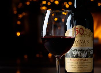 Caymus 50th Anniversary: El Cabernet Sauvignon para Reuniones que Importan