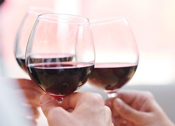 Sea Sun Pinot Noir: El Vino Que Funciona en Todas tus Cenas de Diciembre